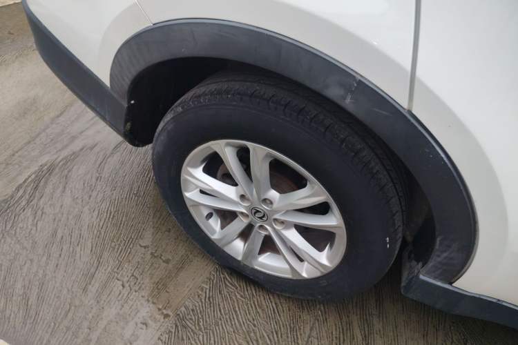Used Dongfeng Fengon 580 2016 1.8L Manual Comfort Model Right Rear Wheel Hub