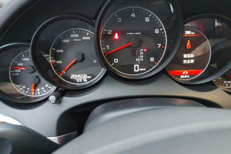 Used Porsche Cayenne 2011 Cayenne 3.0T Odometer Close Up