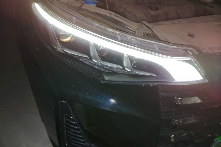 Used GAC Trumpchi M6 2021 PRO 270T DCT Luxury Edition
