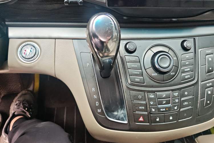 Used Buick GL8 2011 3.0L GT Luxury Business Haoya Edition Gear Lever