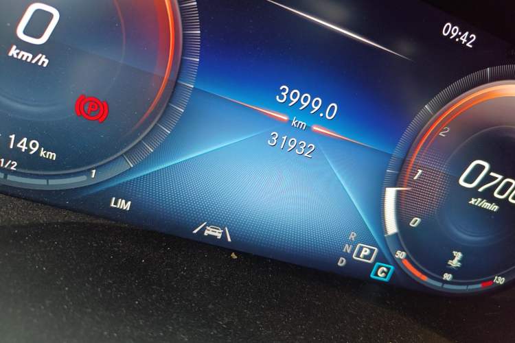 Used Mercedes-Benz GLC Coupe 2020 GLC 300 4MATIC Coupe SUV Odometer Close Up