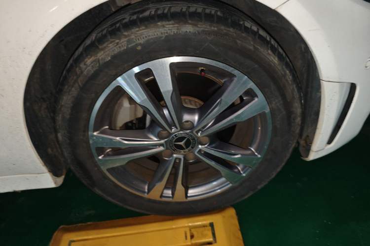 Used Mercedes-Benz C-Class 2021 C 200 L Fashion Edition Sport Version Right Front Wheel Hub