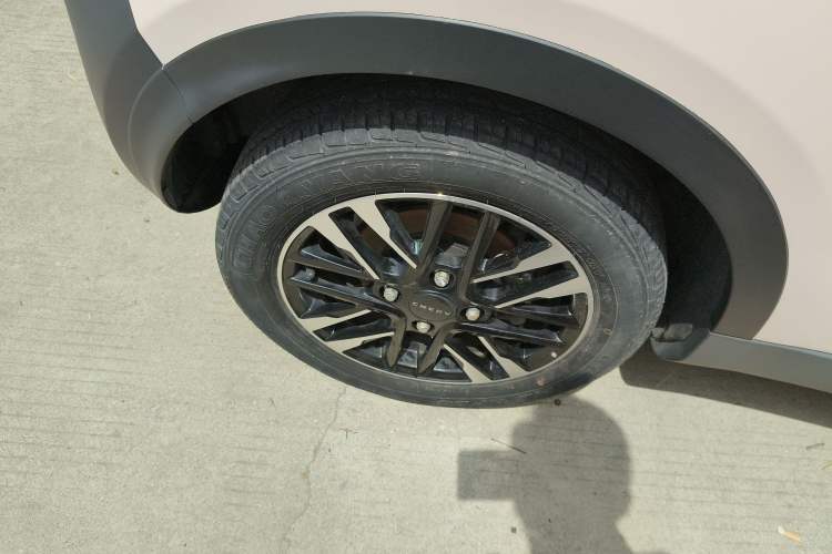 Used Chery QQ Little Ant 2022 Revised Version Sweet Pink Edition Half-Sugar Version Lithium Iron Phosphate 30.7 kWh 30 kW 301 km Exterior 5