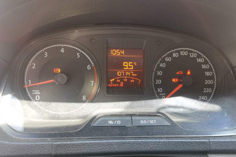 Used Volkswagen Jetta 2015 Value Edition 1.6L Manual Fashionable Style Odometer Close Up