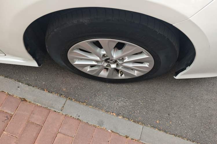 Used Toyota Corolla 2019 1.2T S-CVT GL Pioneer Edition Right Front Wheel Hub