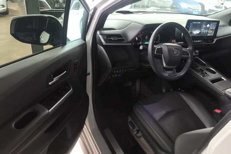 Used Toyota Granvia 2024 2.5L Hybrid Prestige PLUS Edition Driver Seat