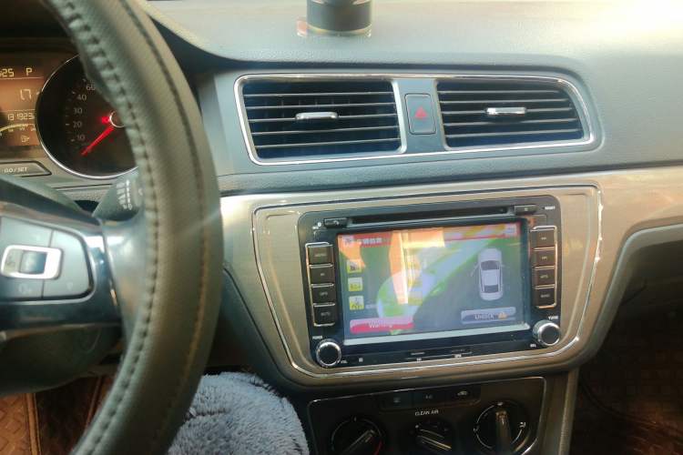 Used Volkswagen Lavida 2017 1.6L Automatic Comfort Edition
