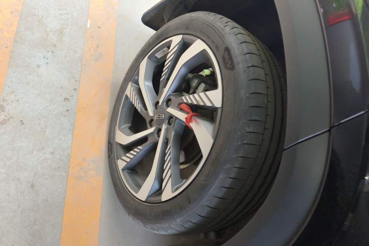 Used Geely Auto Monjaro L 2024 2.0TD High-Power Automatic Two-Wheel Drive Skyline Edition Right Rear Wheel Hub