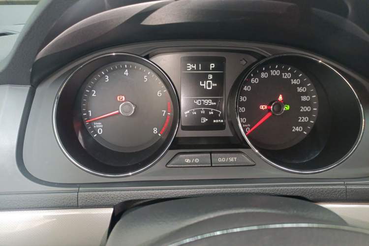 Used Volkswagen Lavida 2015 1.6L Automatic Comfort Edition