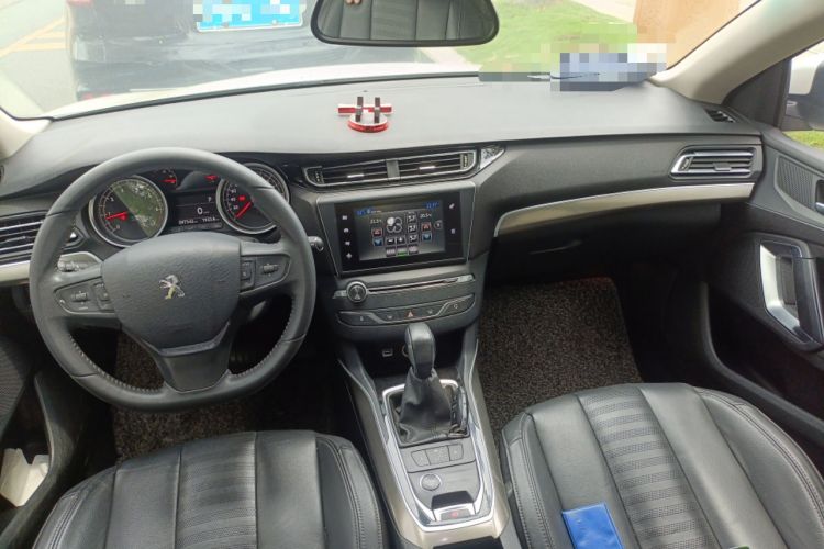 Used Peugeot 408 2014 1.6T Automatic Prestige Edition Center Console