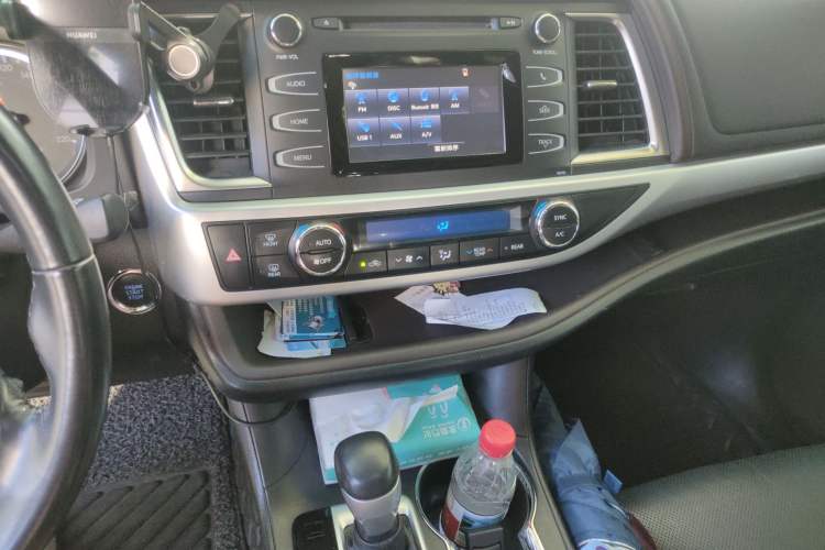 Used Toyota Highlander 2017 2.0T Four-Wheel Drive Luxury Edition 7 Seats