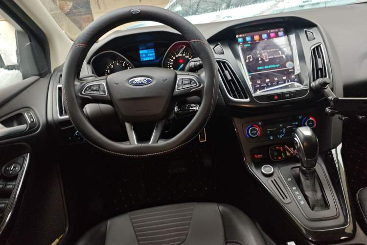 Used Ford Focus 2015 Hatchback 1.6L Automatic Fashion Edition