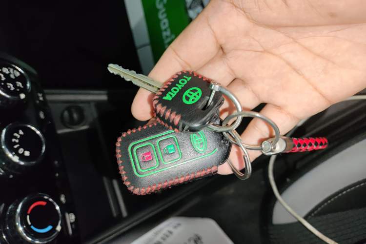 Used Toyota YARiS L Zhi Xuan 2021 1.5L CVT Leading Edition Vehicle Key