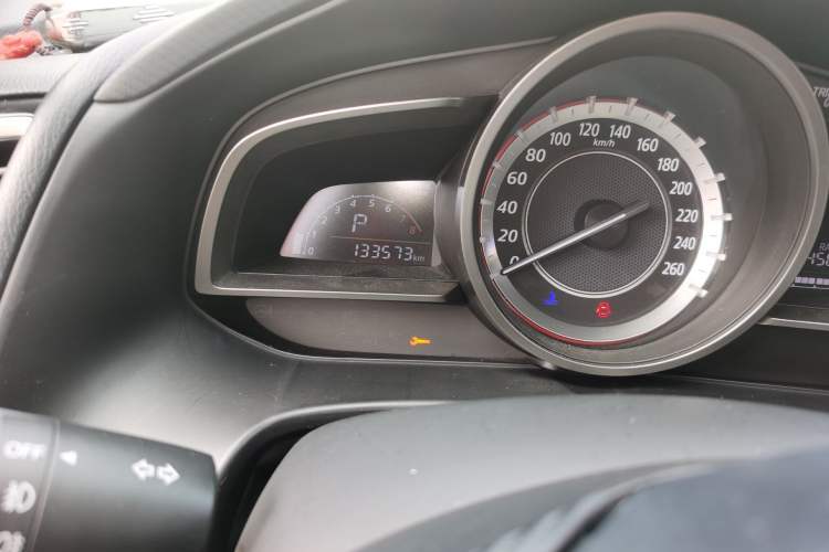 Used Mazda 3 Axela 2016 Sedan 1.5L Automatic Luxury Model