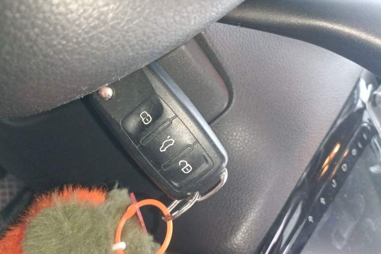 Used Volkswagen Polo 2016 1.6L Automatic Comfort Model