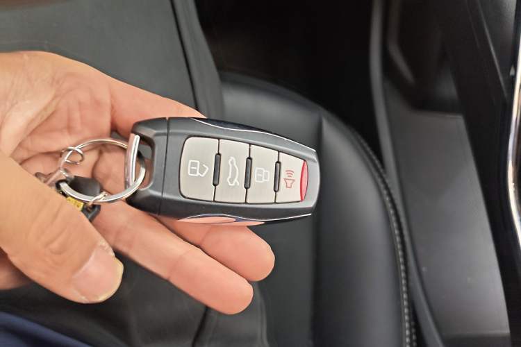 Used Haval H6 2024 1.5T Two-Wheel-Drive Classic Edition
