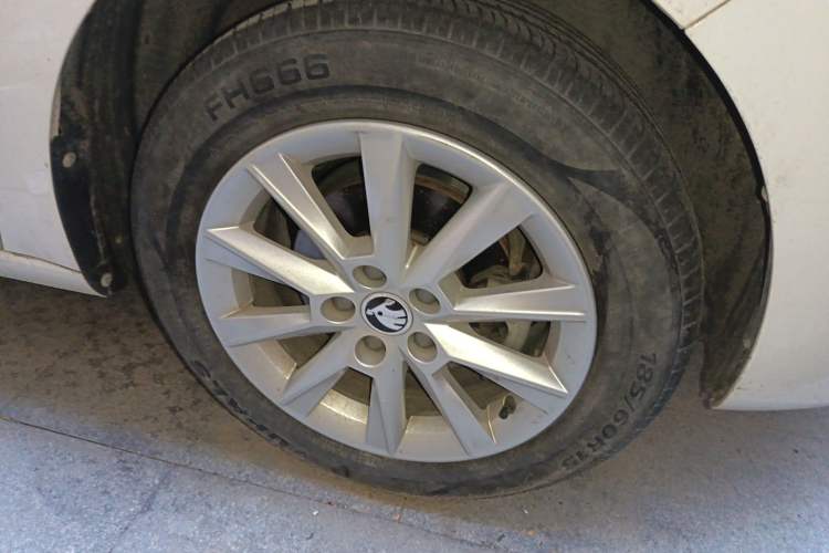 Used Skoda Rapid 2015 1.6L Manual Preferred Model