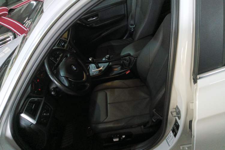 Used BMW 3 Series 2017 320Li Fashion Model
