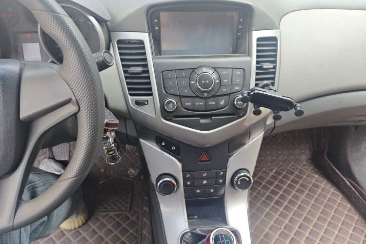 Used Chevrolet Cruze 2013 1.6L SL Sunroof Edition MT
