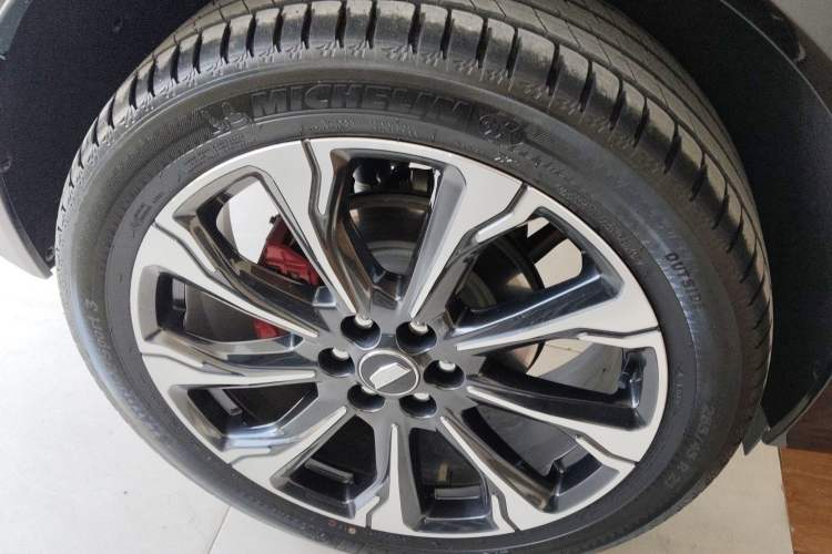 Used Cadillac XT5 2025 2.0T Platinum Edition