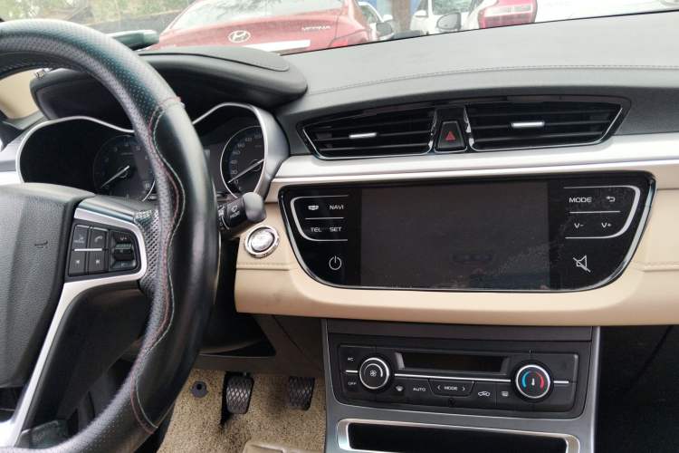 Used Geely Auto Emgrand 2018 1.5L Manual Luxury Model Audio And AC Panel