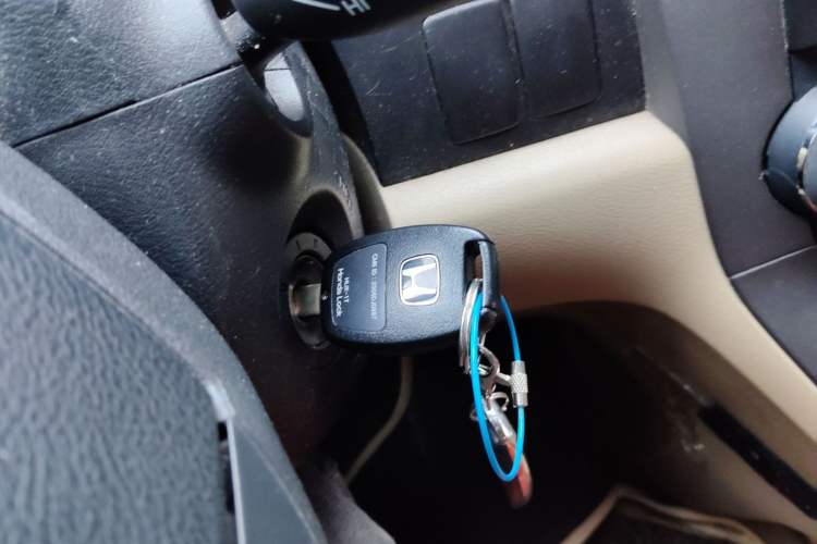 Used Honda CR-V 2010 2.0L automatic two-wheel drive urban version Vehicle Key