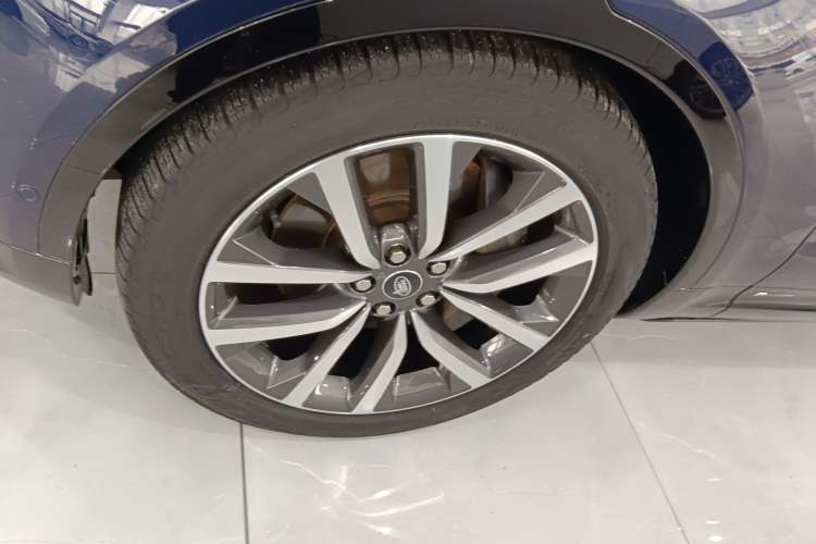 Used Land Rover Discovery 2021 360 PS R-Dynamic SE
