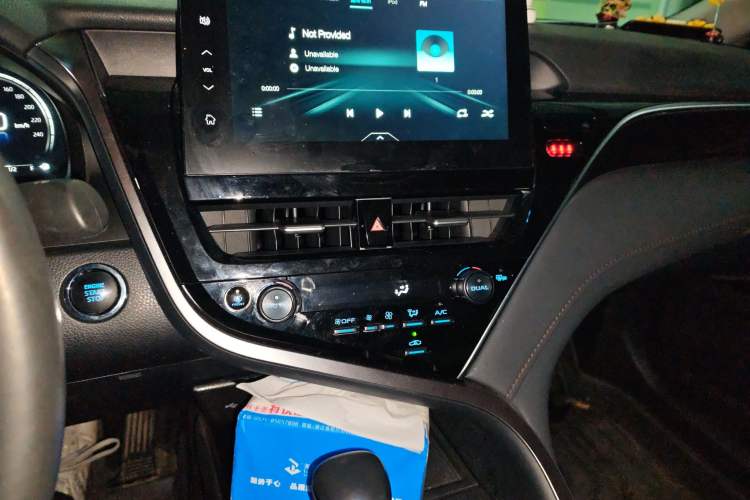 Used Toyota Camry 2023 2.5G Luxury Edition Audio And AC Panel