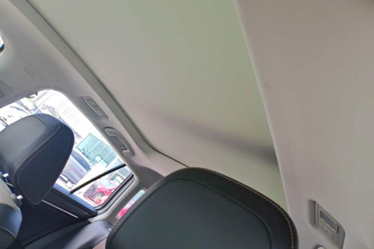 Used Volkswagen C-TREK 2017 1.6L Automatic Comfort Model Headliner