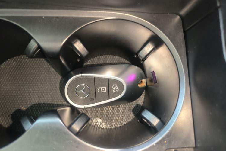 Used Mercedes-Benz C-Class 2024 Restyled C 260 L Sport Edition Vehicle Key