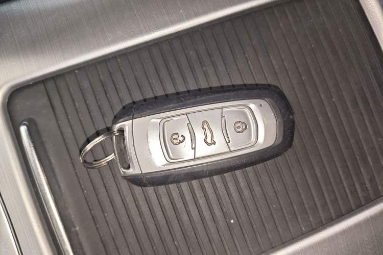 Used Geely Auto Emgrand X7 Sport 2016 2.0L Manual ZhiShang Version
