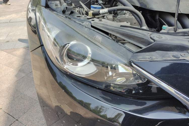 Used Mazda 3 Axela 2014 Sedan 1.5L Manual Comfort Model Right Front Headlight