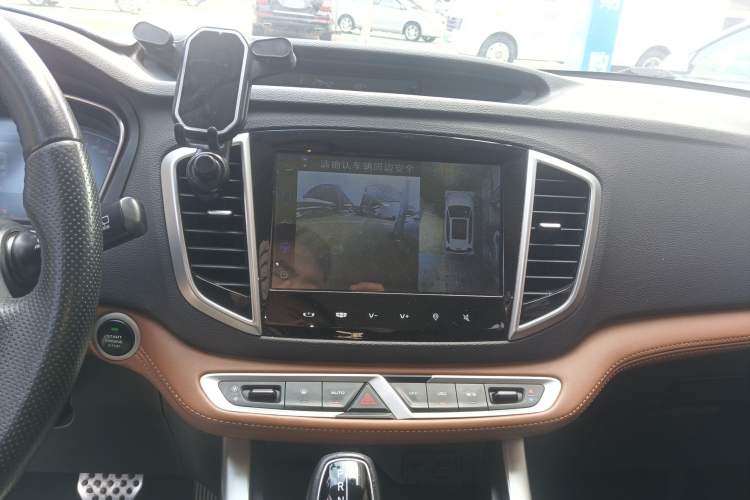 Used Geely Auto Vision X6 2018 1.4T CVT 4G Connected Flagship Edition
