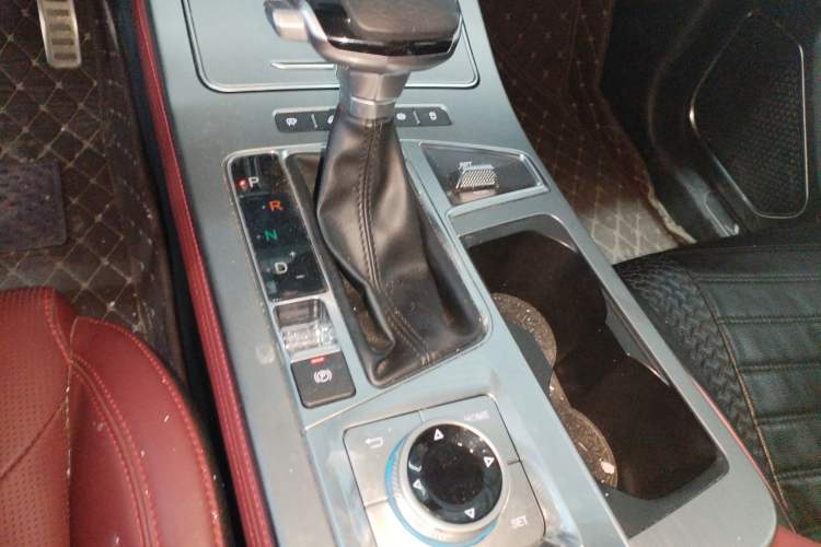 Used JETOUR X70 PLUS 2021 1.6T DCT Star 7-Seater Gear Lever