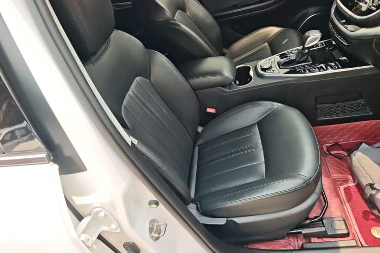 Used Soueast DX7 2018 Prime 1.8T DCT Prestige Model China V Standard Right Front Seat