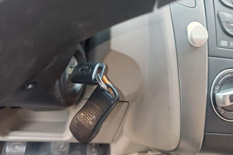 Used Venucia R50 2015 1.6L Manual Fashion Edition
