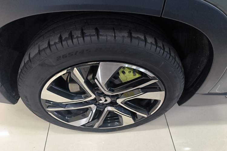 Used Nio EC6 2020 615 km Performance Edition Right Rear Wheel Hub