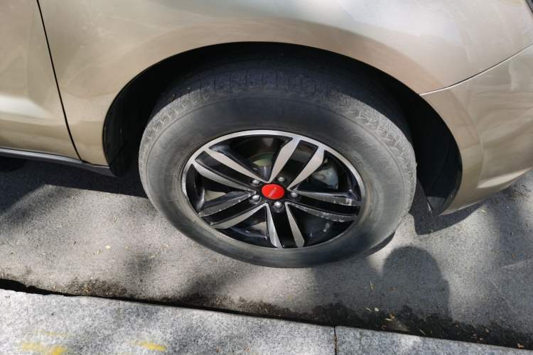 Used Geely Auto GX7 2015 Sport Edition 2.0L Automatic Luxury Model
