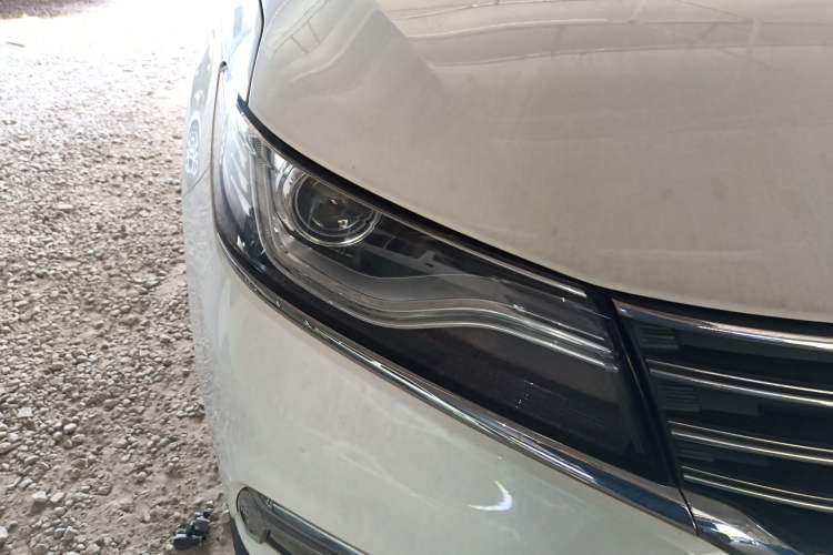 Used Roewe RX5 2016 20T Two-Wheel Drive Automatic Internet Smart Edition
