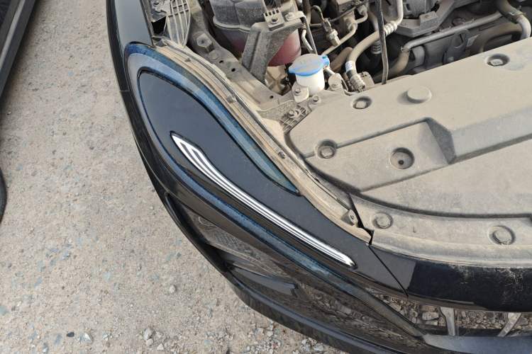 Used Hongqi E-QM5 2022 431 km Charge & Enjoy Edition Right Front Headlight