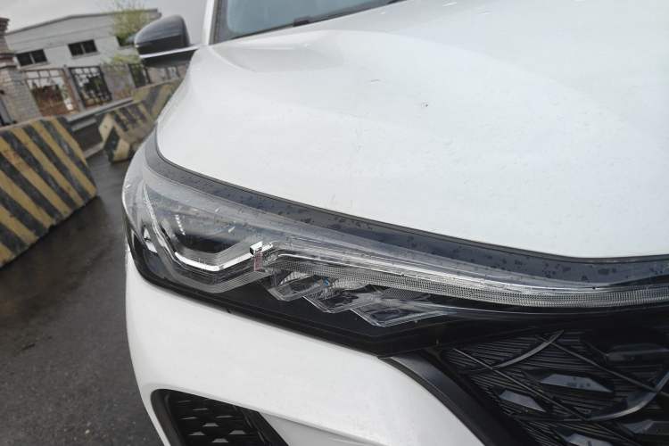 Used CHANGAN CS75 PLUS 2021 1.5T Automatic Luxury Version Right Front Headlight