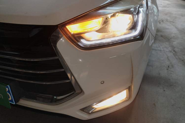 Used JAC Group Refine S2 2018 Smart Drive Edition 1.5L Manual Luxury Smart Model Left Front Headlight