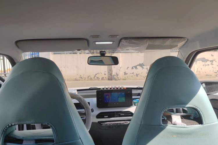 Used Geely Galaxy Panda 2023 Panda Mini 200km Endurance Bear
