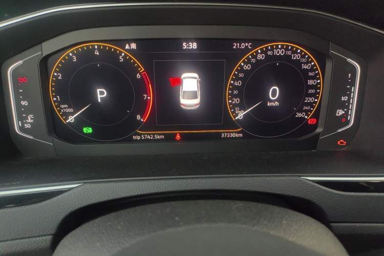 Used Volkswagen Magotan 2020 330TSI DSG Leading Model Odometer Close Up