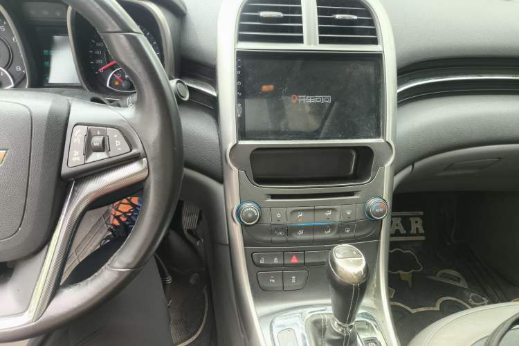 Used Chevrolet Malibu 2014 2.0L Automatic Luxury Edition Audio And AC Panel