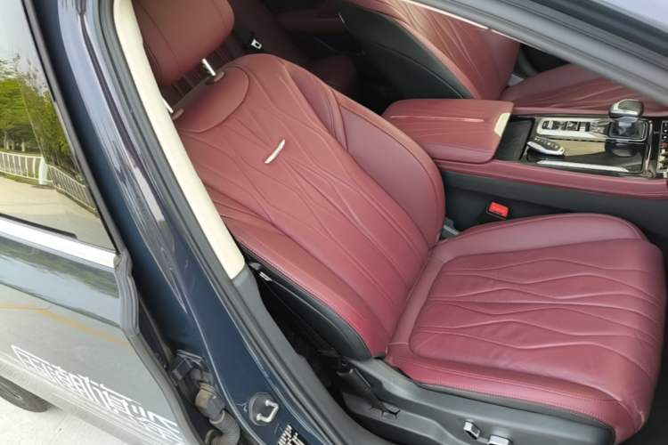 Used Hongqi H5 2023 2.0T Automatic Smart Connect Flagship Edition
