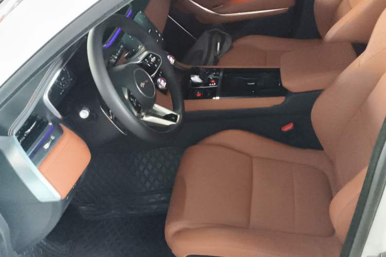 Used Jaguar XFL 2024 2.0T P300 Four-Wheel Drive Flagship Sport Gold Edition Left Front Seat