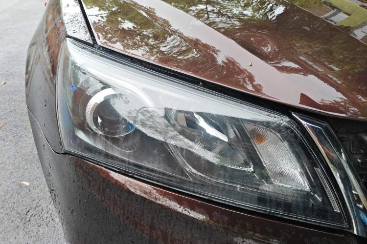 Used Geely Auto Emgrand 2017 Sedan Million Edition 1.5L CVT Upward Version Right Front Headlight