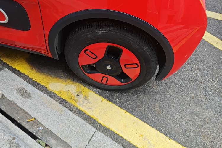 Used Baojun KiWi EV 2021 Artist Model Lithium Iron Phosphate
