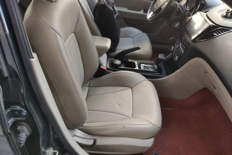 Used Bestune B50 2013 1.6L automatic luxury version
